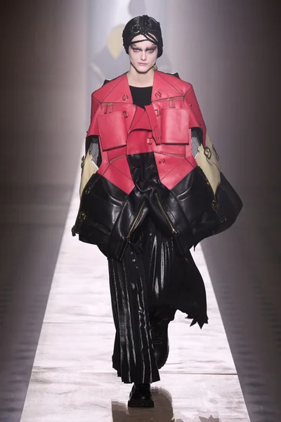 Look 17